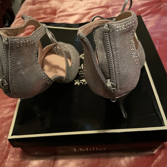 Shoes - Picture 3 of 4